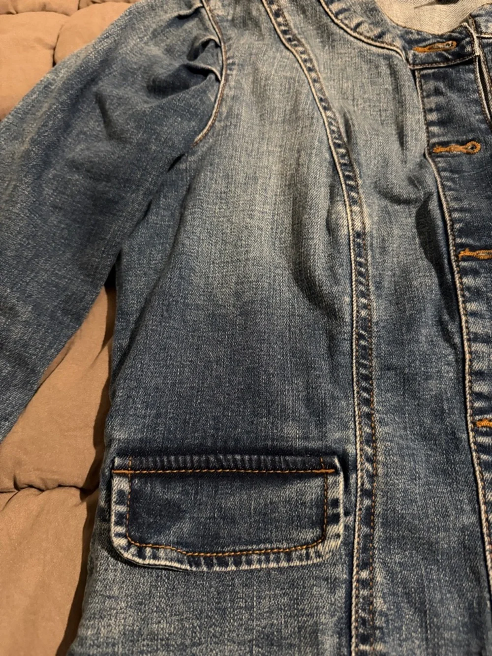 Karl Lagerfeld Ladies Two-Piece Denim Set in Light Blue Wash - Picture 7 of 8